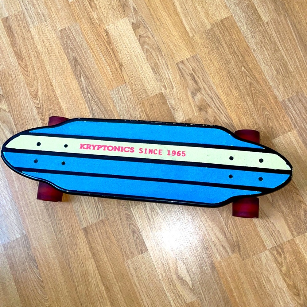 KRYPTONICS SKATEBOARD